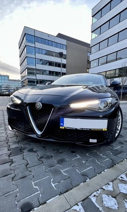 Alfa Romeo Giulia cena 79900 przebieg: 135000, rok produkcji 2016 z Poznań małe 172